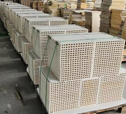 الأثاث السيراميكي للفرن Cordierite Mullite لوحة دعم المقاومة للنار رف الفرن Cordierite Mullite Board لفرن النفق