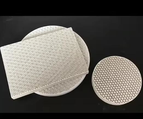 الصلبة العالية 50-200 ملم Cordierite مسامية تحت الحمراء رقعة عسل السيراميكية لمقاومة الصدمات الحرارية من المحرق