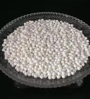 الكرات السيراميكية الزركونيا الألومينية عالية الكثافة Zro2 كرات طحن 3mm-10mm لللمع وقطع طاحونة الكرات