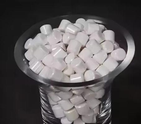 الكرات السيراميكية الزركونيا الألومينية عالية الكثافة Zro2 كرات طحن 3mm-10mm لللمع وقطع طاحونة الكرات
