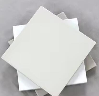 صفيحة سيركونيا Al2O3 السيراميكية لفرن درجة الحرارة العالية التطبيق السيراميكي الصناعي قطع مخصص معالجة الانحناء